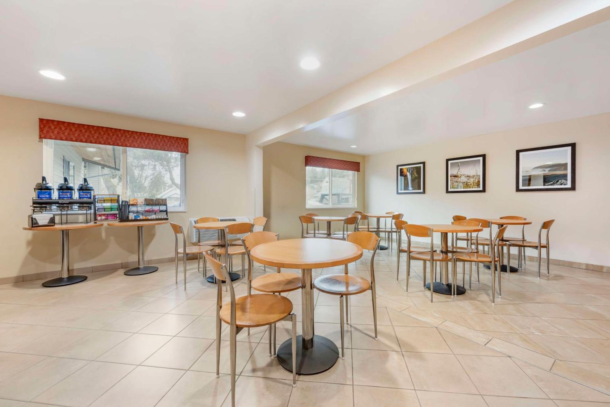 Best Western Aladdin Inn Kelso Exterior photo